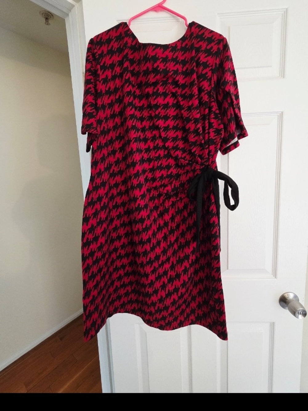 karin stevens Red and Black Houndstooth Tie-Waist Short Sleeve Dress